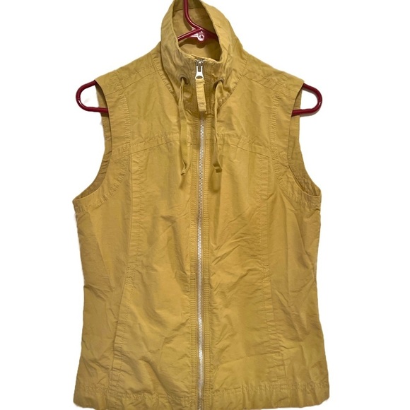 Columbia Jackets & Blazers - Columbia light lime Sleeveless Vest Lightweight Water-Resistant